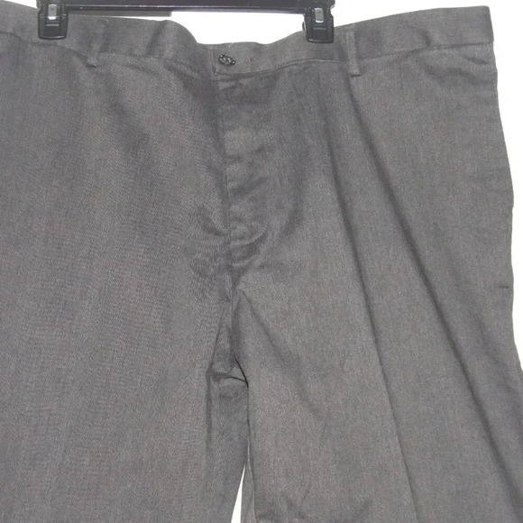 NWT DOCKERS Relaxed Fit Comfort Khaki Flat Front Comfort Waistband Pants Size 42 - Picture 2 of 9